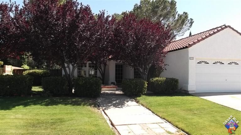 Property Photo:  6028 Country Ln Quartz Hill  CA 93536 