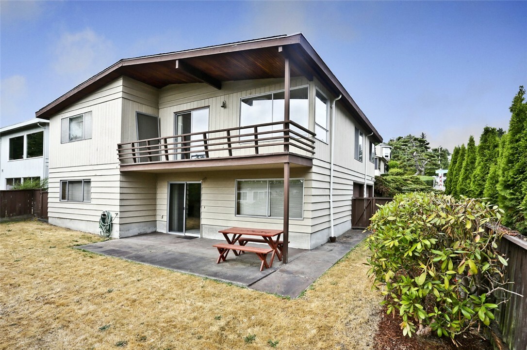 Property Photo:  6420 57th Ave NE  WA 98115 