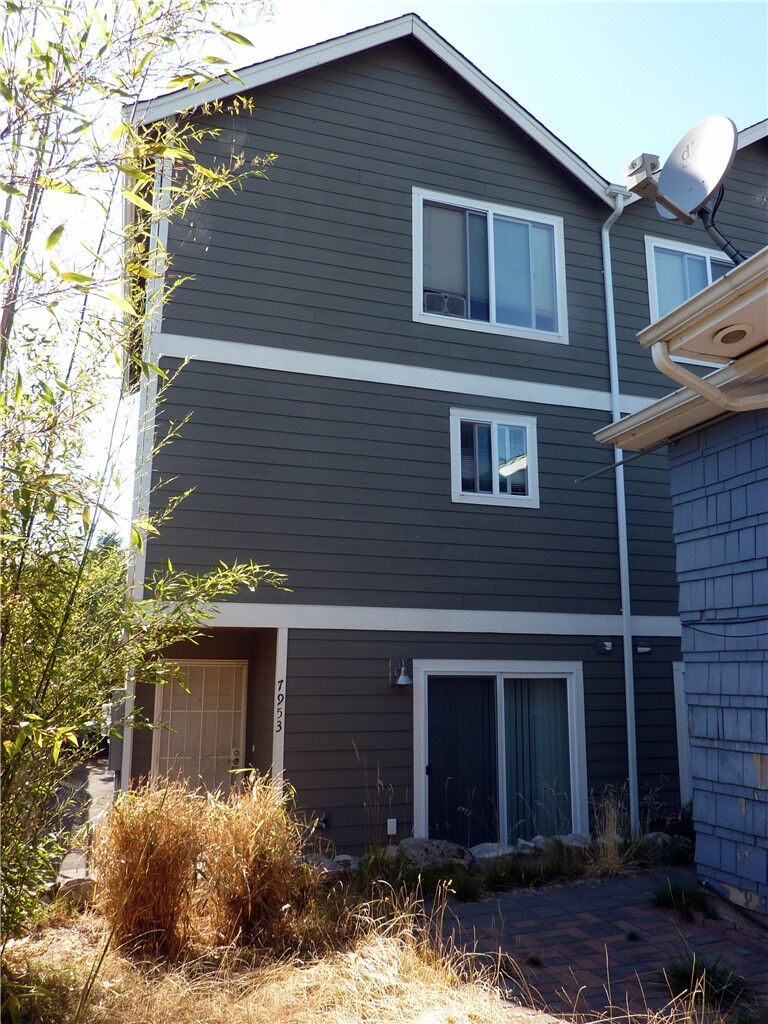 Property Photo: 7953 9th Ave SW B WA 98106