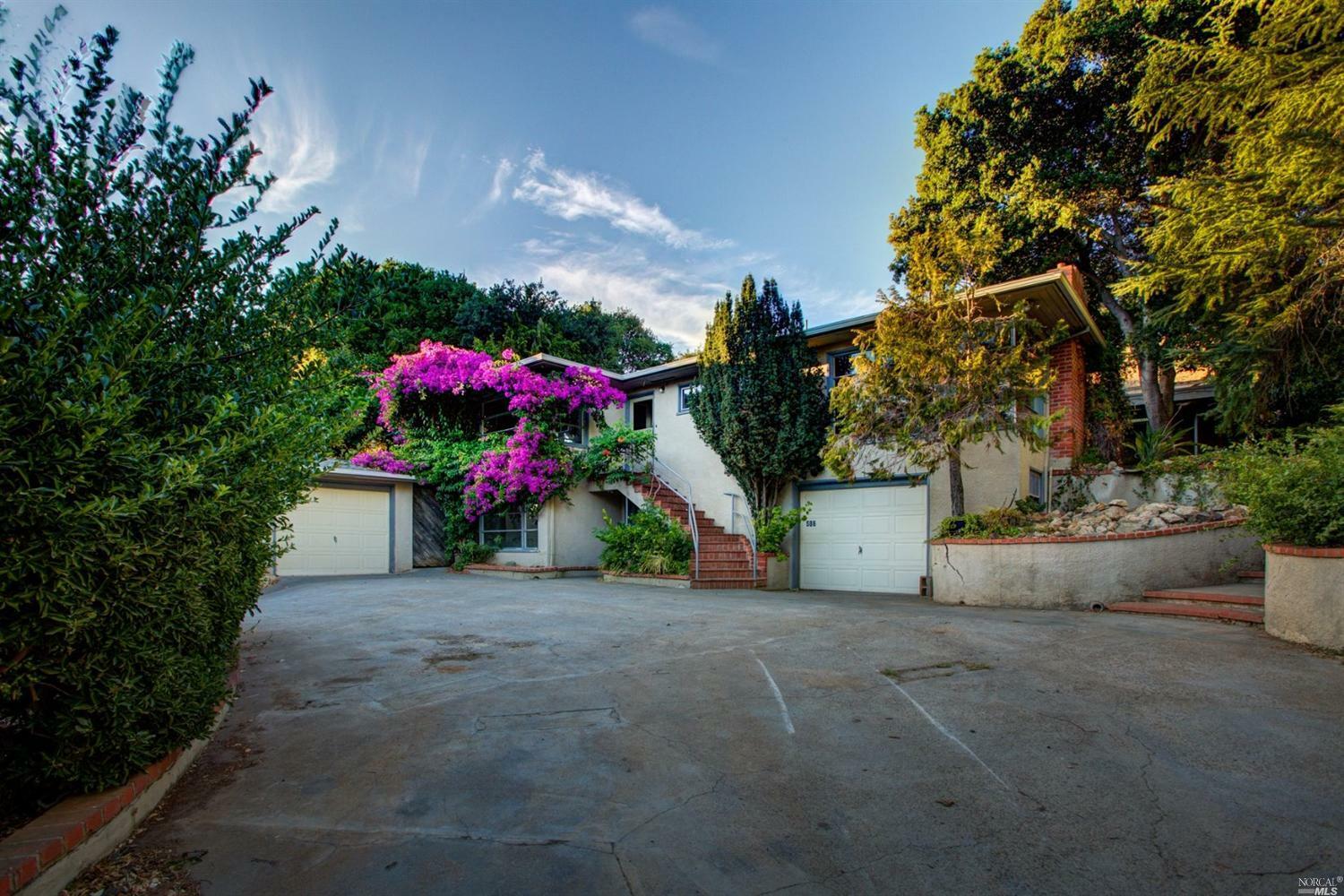 Property Photo:  586 Atherton Avenue  CA 94945 