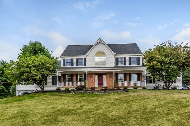 Property Photo:  6 Covered Bridge Road  NJ 08822 