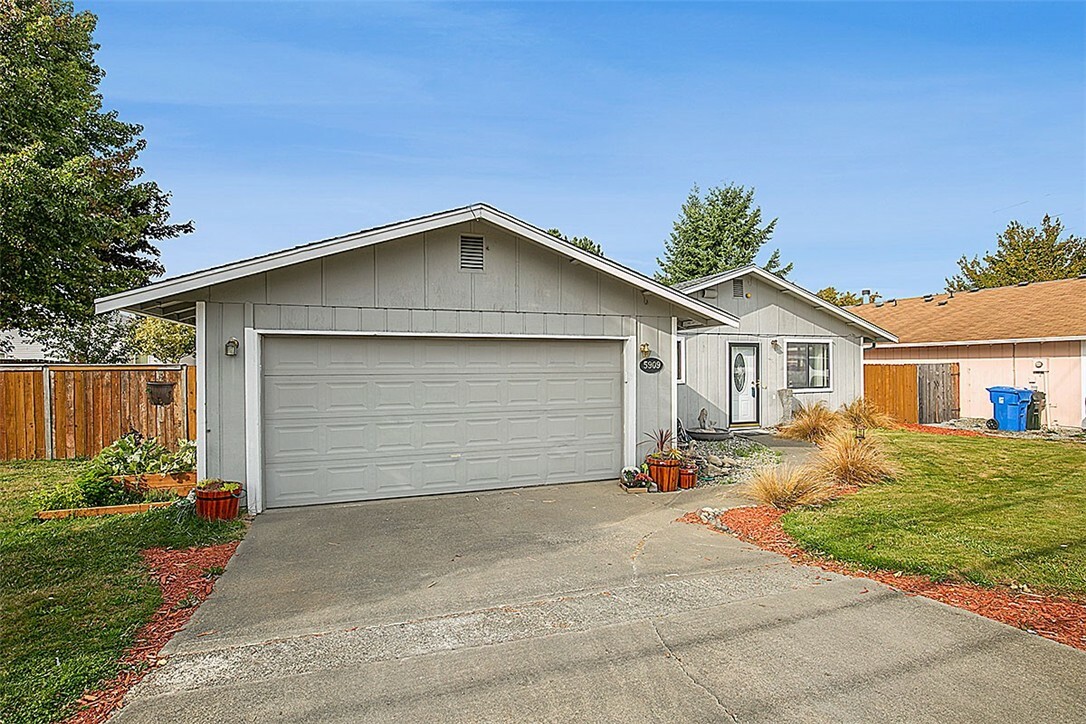 Property Photo:  5909 N 37th St  WA 98407 