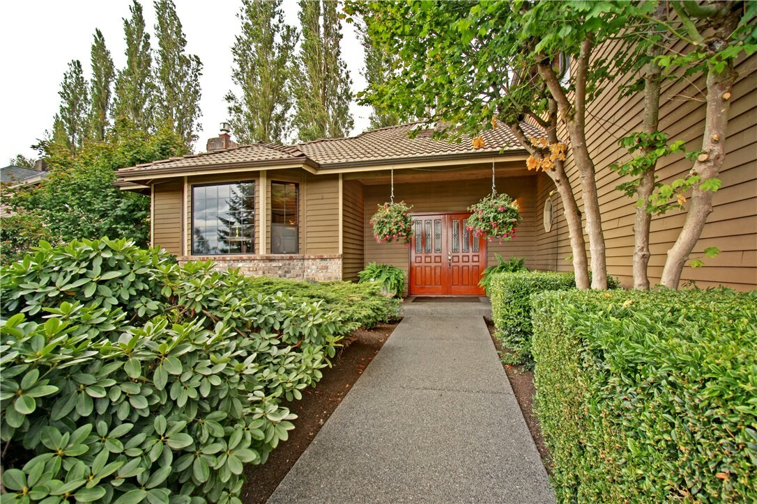 Property Photo:  10022 Kenwanda Dr  WA 98296 