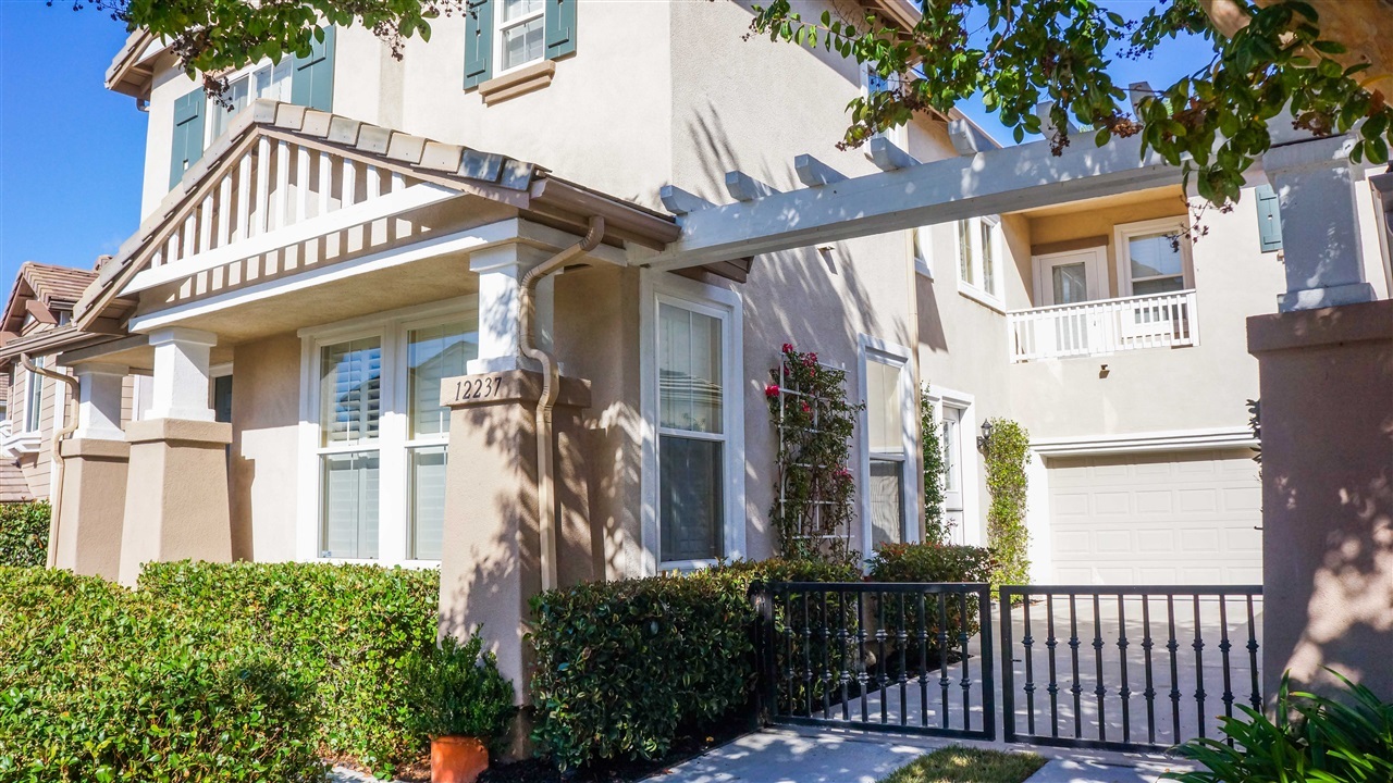 Property Photo: 12237 Pepper Tree Ln CA 92064