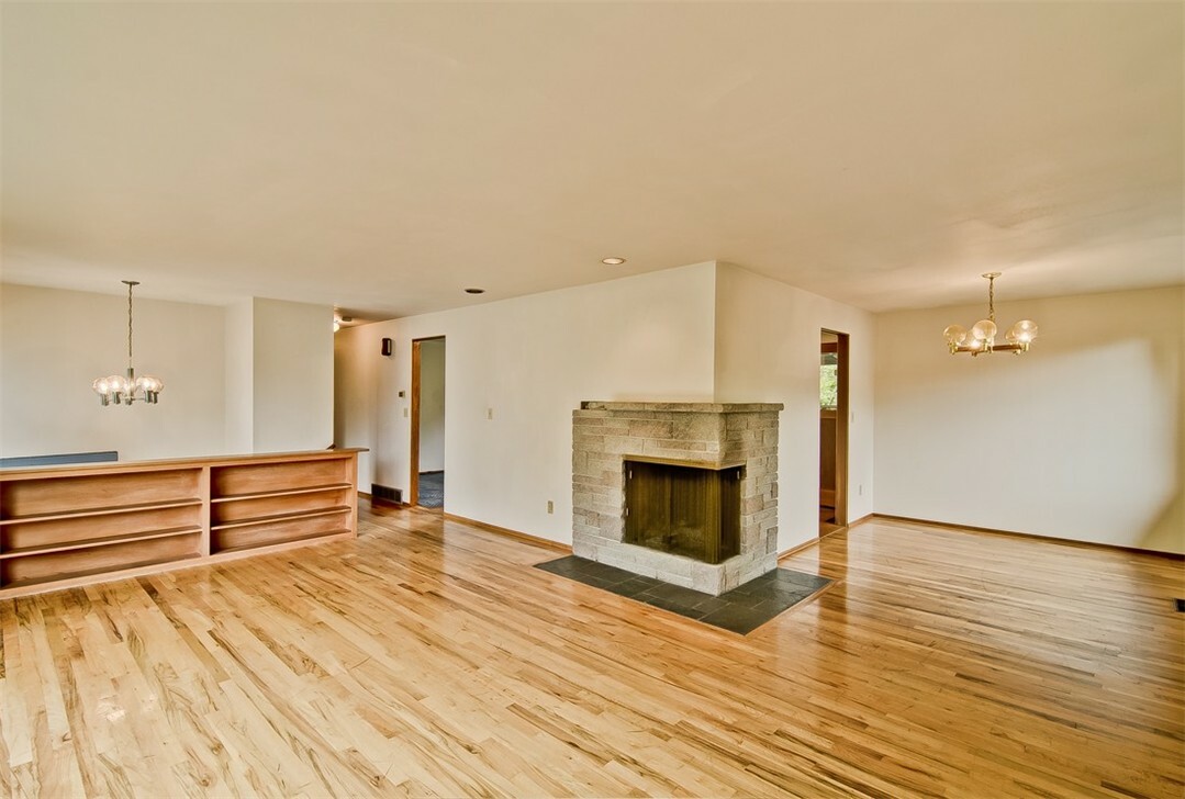 Property Photo:  1708 NE 120th St  WA 98125 