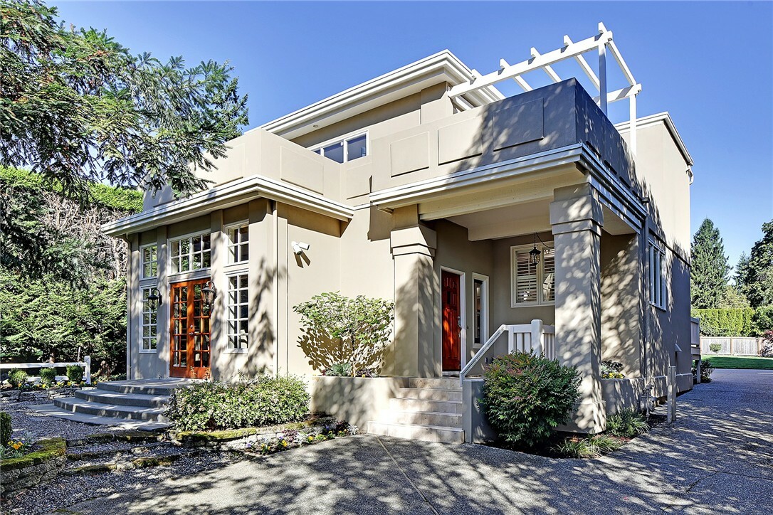 Property Photo: 7614 Overlake Dr W WA 98039