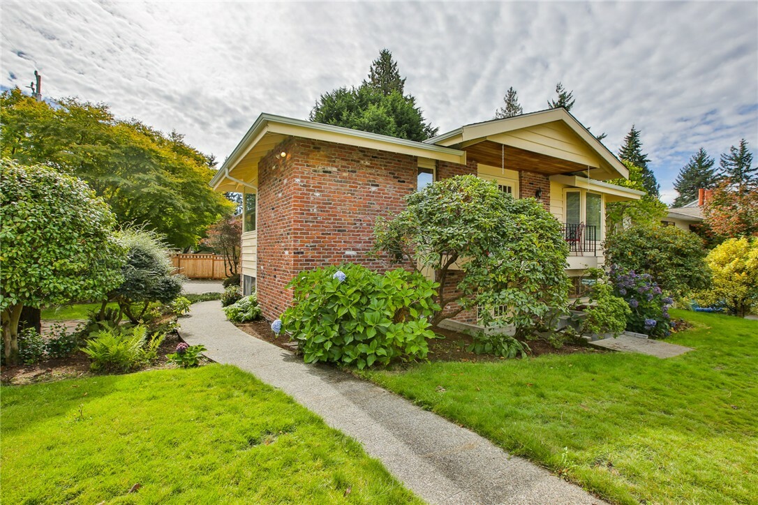 Property Photo:  305 NW 178th St  WA 98177 