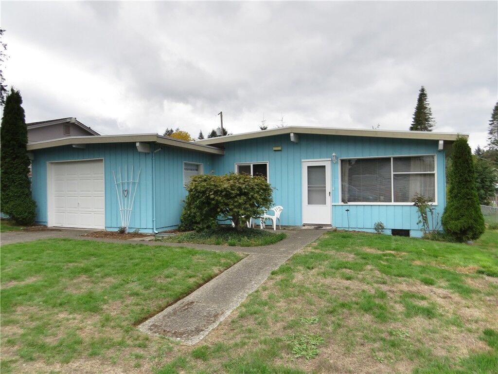 Property Photo:  1713 Ferry St  WA 98584