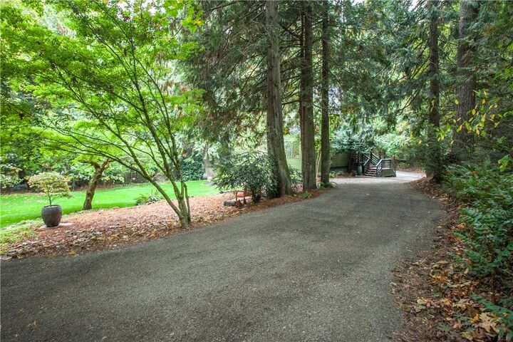 Property Photo: 10028 Mandus Olson Rd WA 98110