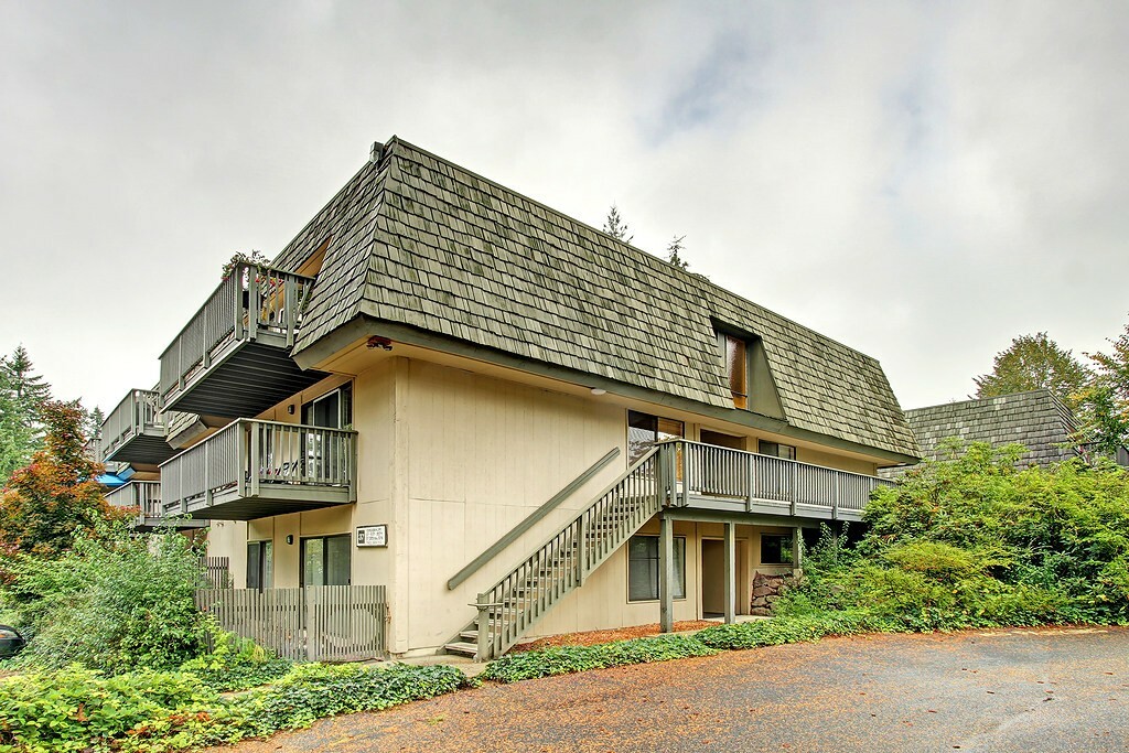 Property Photo:  1420 153rd Ave NE 3714  WA 98007 