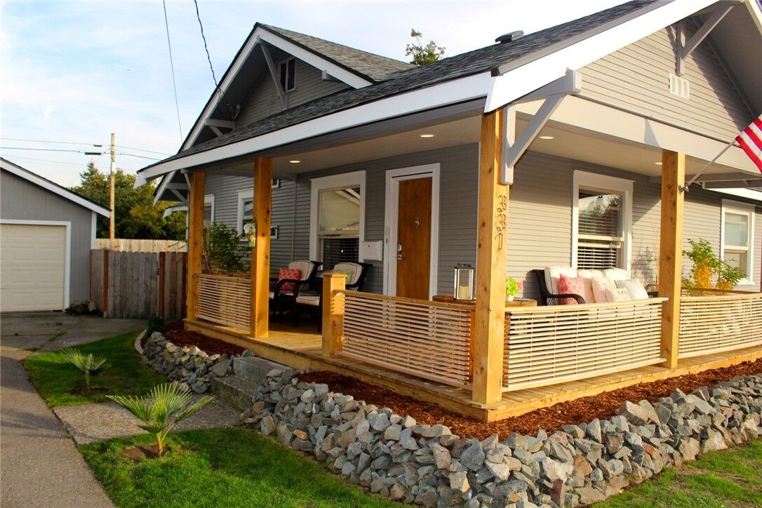 Property Photo:  331 4th St SE  WA 98372 