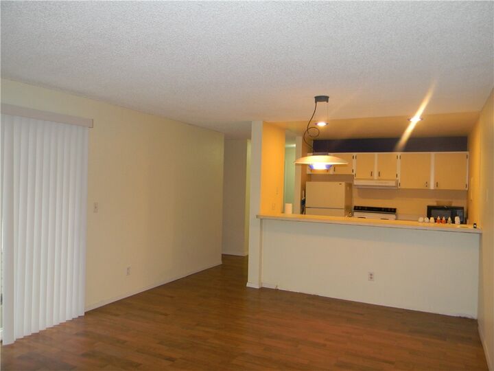 Property Photo: 17431 Ambaum Boulevard S C-34 WA 98148