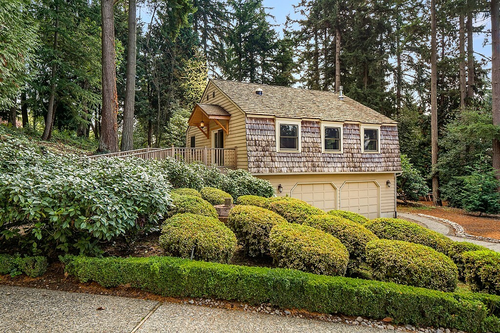 Property Photo:  2804 122nd Place NE  WA 98005 