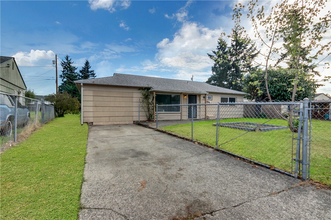 Property Photo:  10605 Addison St SW  WA 98499 