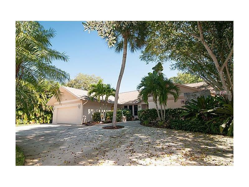 Property Photo:  5217 Shadow Lawn Drive  FL 34242 