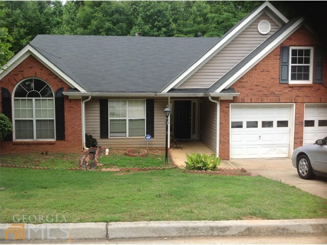 Property Photo: 5684 Lake Trace GA 30058