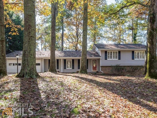 Property Photo: 2555 Andover Dr GA 30360