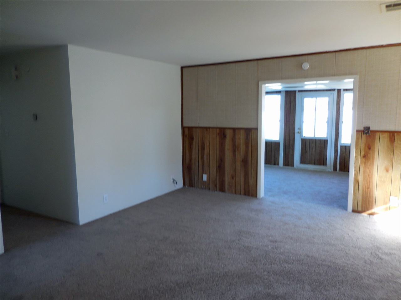 Property Photo: 634 Elaine Avenue CA 92057