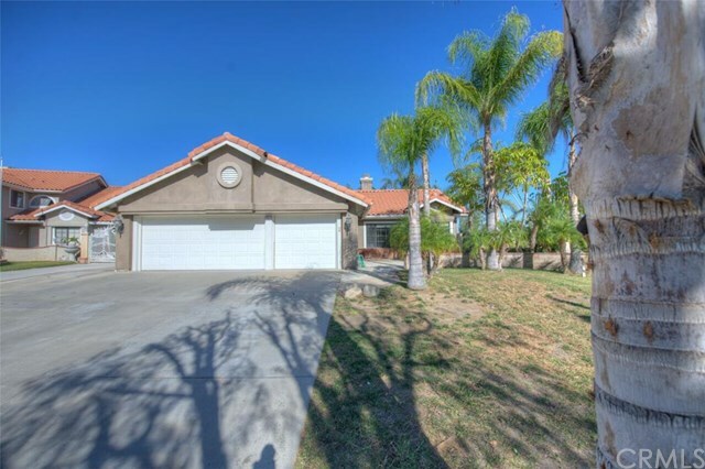 Property Photo:  1311 Garden Circle  CA 92882 