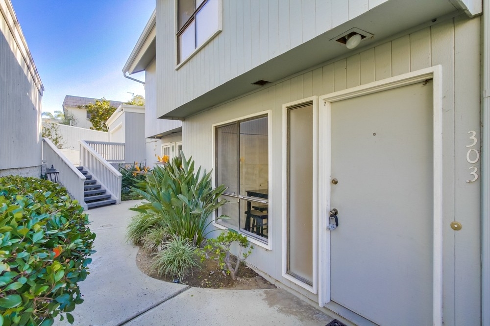 Property Photo:  303 8th Street  CA 92014 