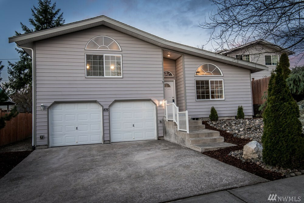 Property Photo:  875 S 85th St  WA 98444 