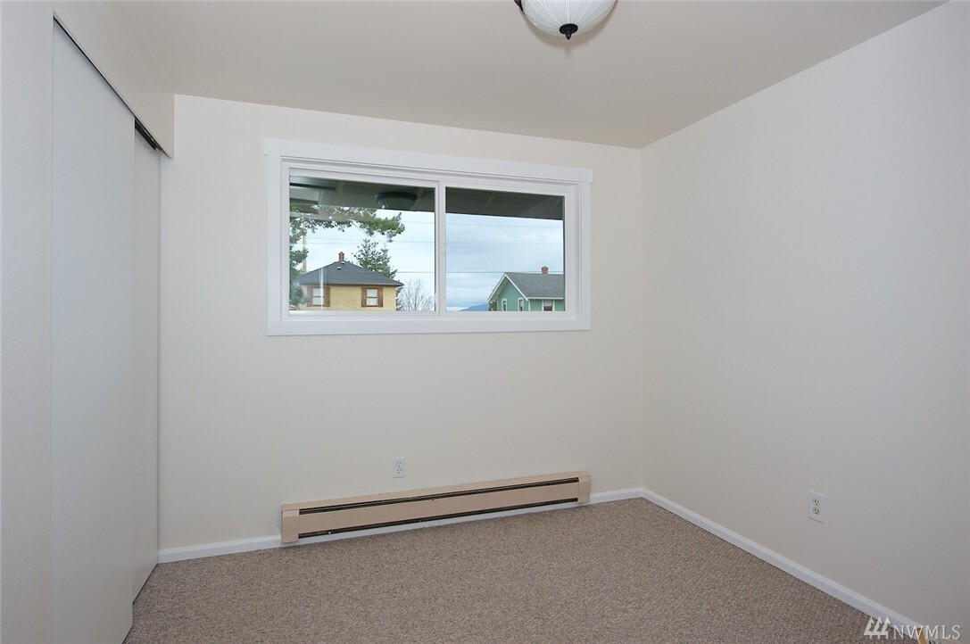 Property Photo: 3419 W 4th St WA 98221