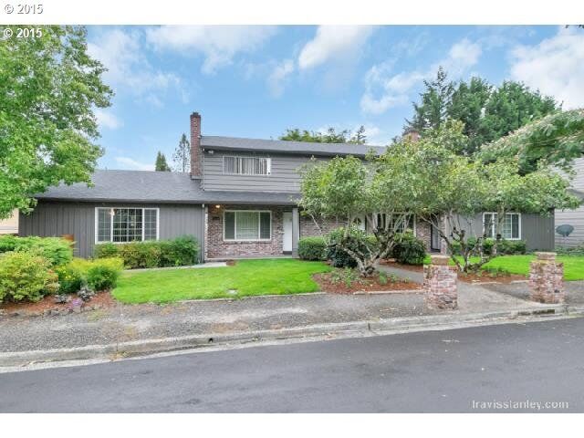 Property Photo:  4940 SW Dogwood Ln  OR 97225 