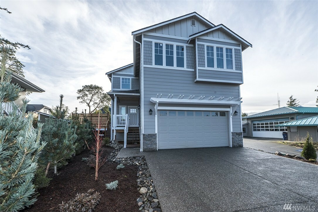 Property Photo:  5113 Sunset Ave  WA 98221 