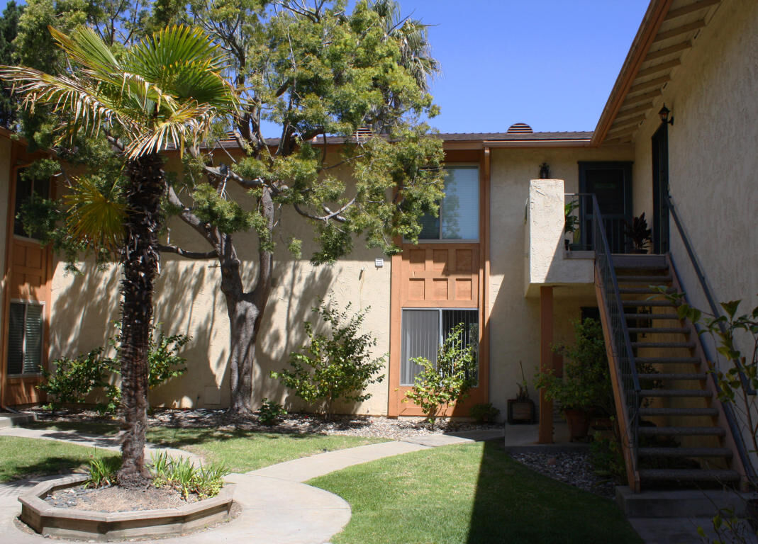 Property Photo: 452 Linfield Place K CA 93117