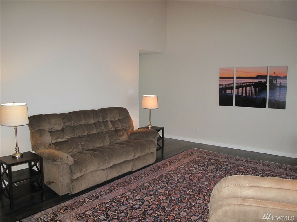 Property Photo:  417 E Front St B  WA 98362 