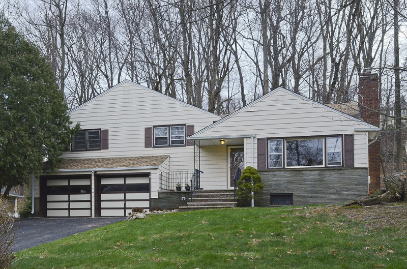 Property Photo:  17 Brookfield Way  NJ 07960 