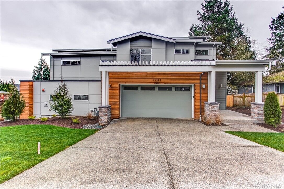 Property Photo: 7704 151st Ave NE 102 WA 98052