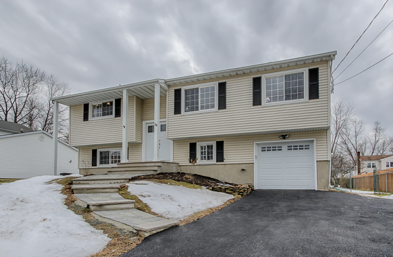 Property Photo:  18 Normandy Rd  NJ 07836 