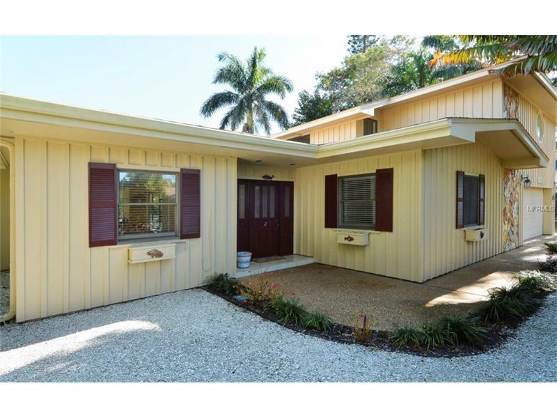 Property Photo:  618 Bayview Drive  FL 34228 