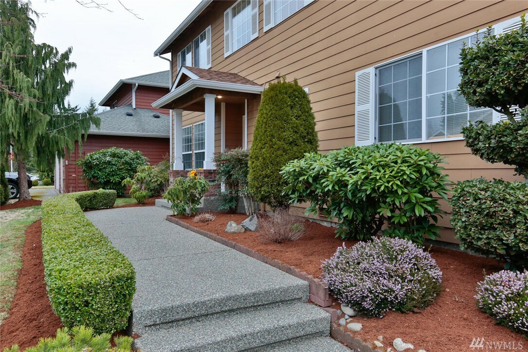 Property Photo:  19519 12th Ave W  WA 98036 