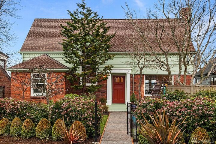 2500 38th Ave W  Seattle WA 98199 photo