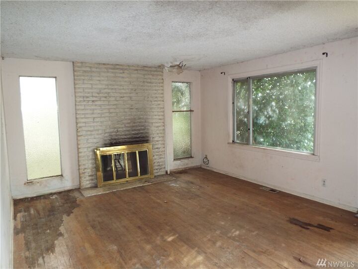 Property Photo:  4232 S 164th St  WA 98188 