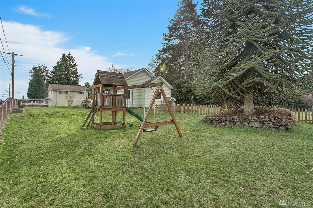 Property Photo:  2130 Fairfax Ave  WA 98203 