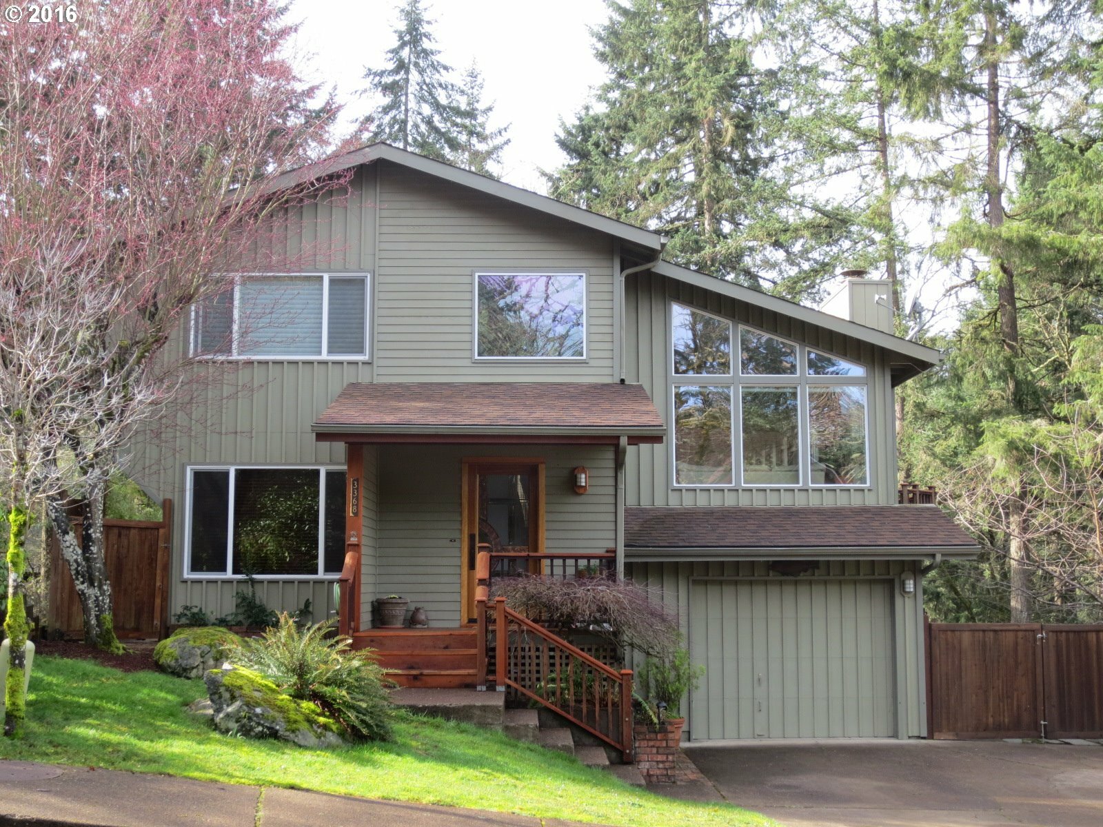 Property Photo: 3368 Videra Dr OR 97405