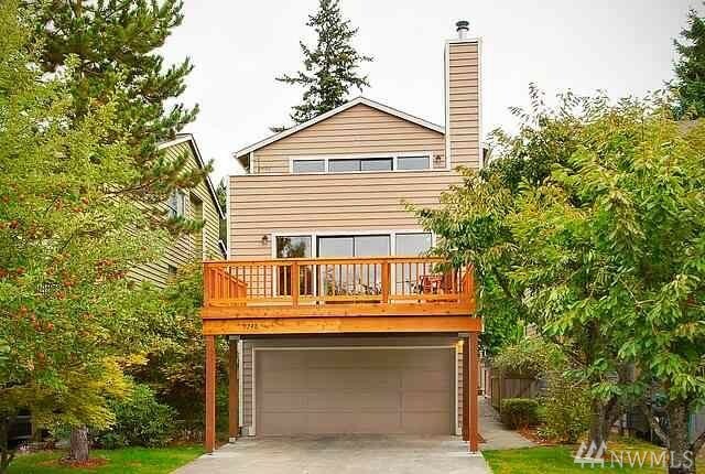 Property Photo:  9748 45th Ave NE  WA 98115 