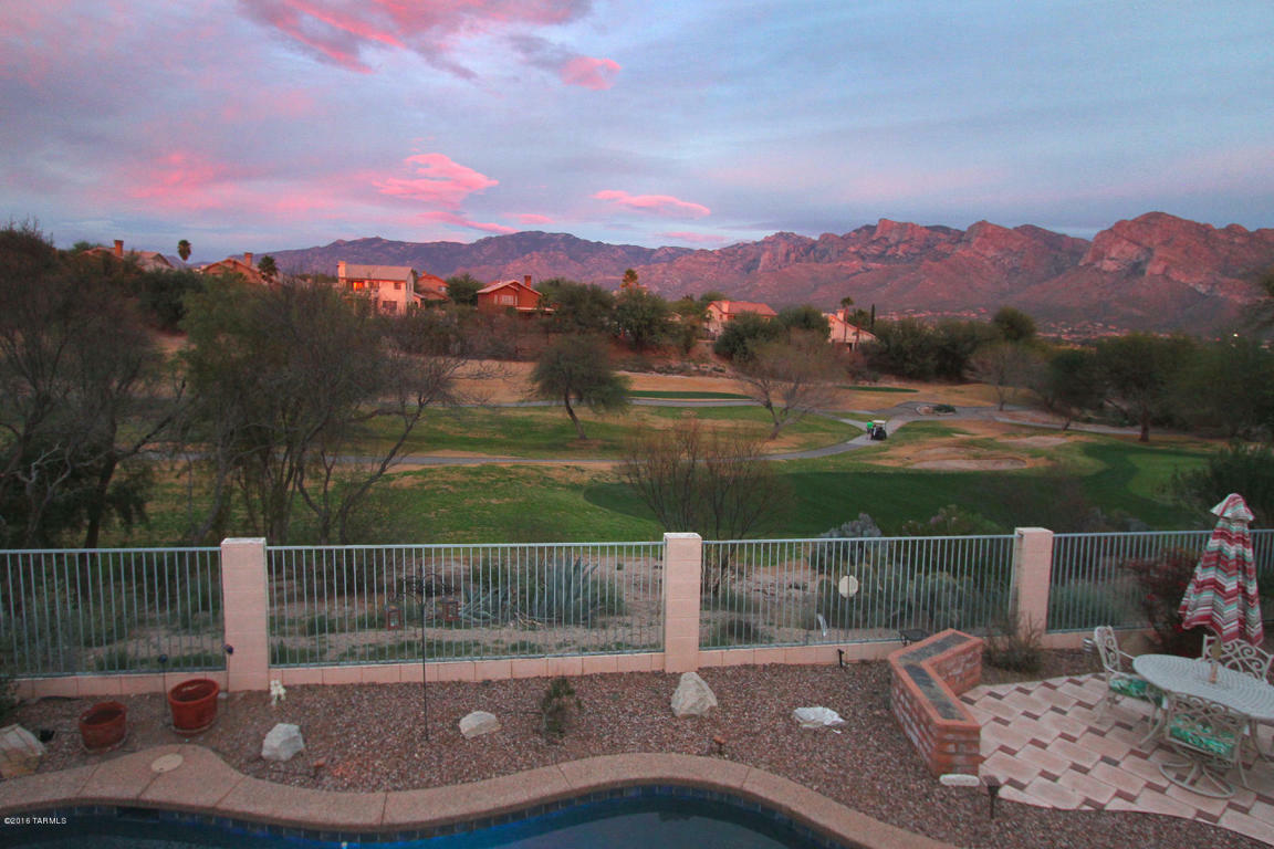 Property Photo: 1618 W Canada Hills Drive AZ 85737