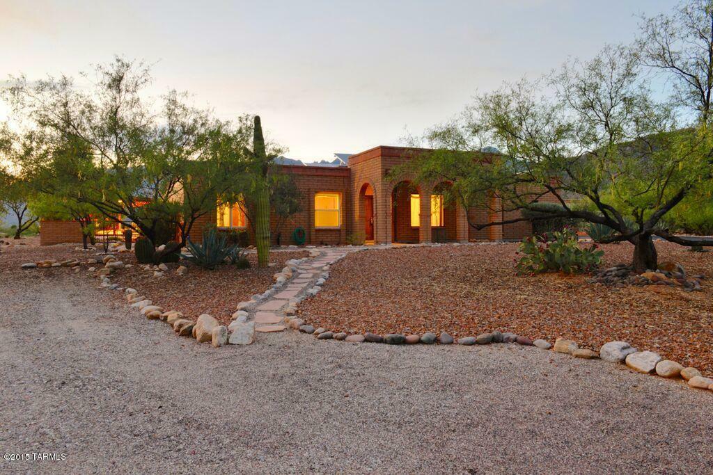 Property Photo:  8801 E Saddleback Drive  AZ 85749 