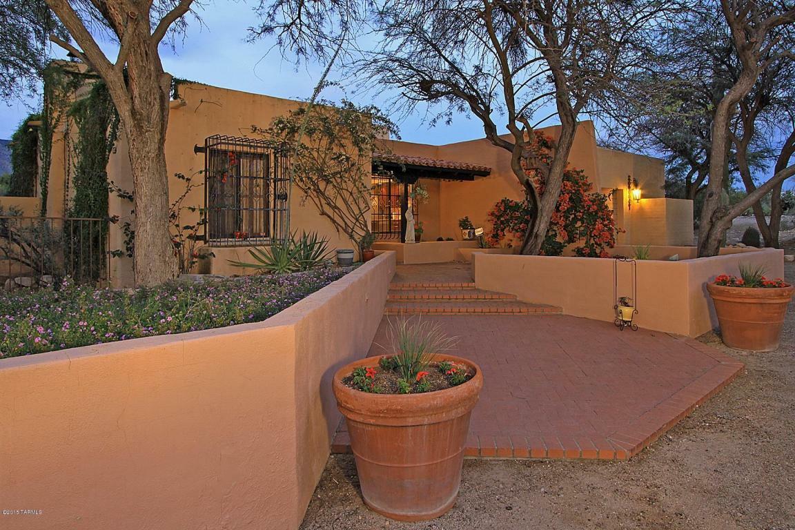 Property Photo: 6256 N Camino Miraval AZ 85718
