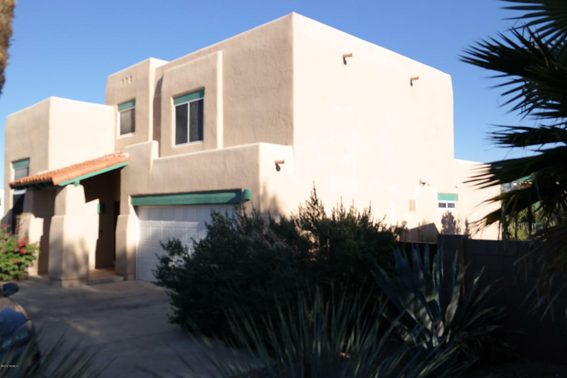 Property Photo:  740 N Northern Vista Place  AZ 85748 