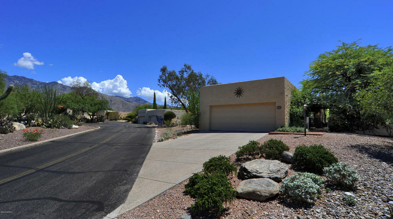 Property Photo:  5222 N Paseo Del Arenal  AZ 85750 