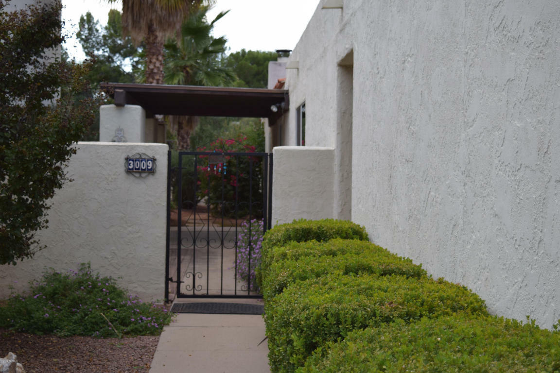 Property Photo: 3009 N Placita Chorro AZ 85715