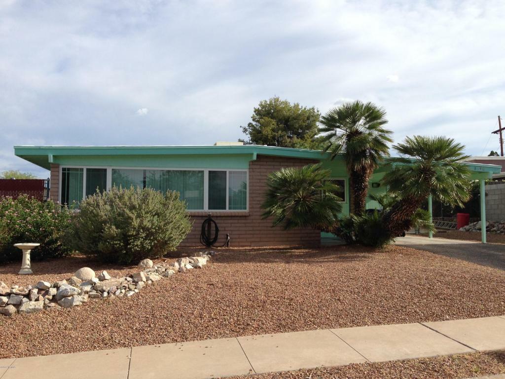 Property Photo:  8140 E Victoria Drive  AZ 85730 