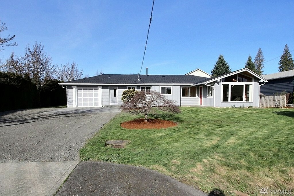 Property Photo:  5508 NE 2nd St  WA 98059 