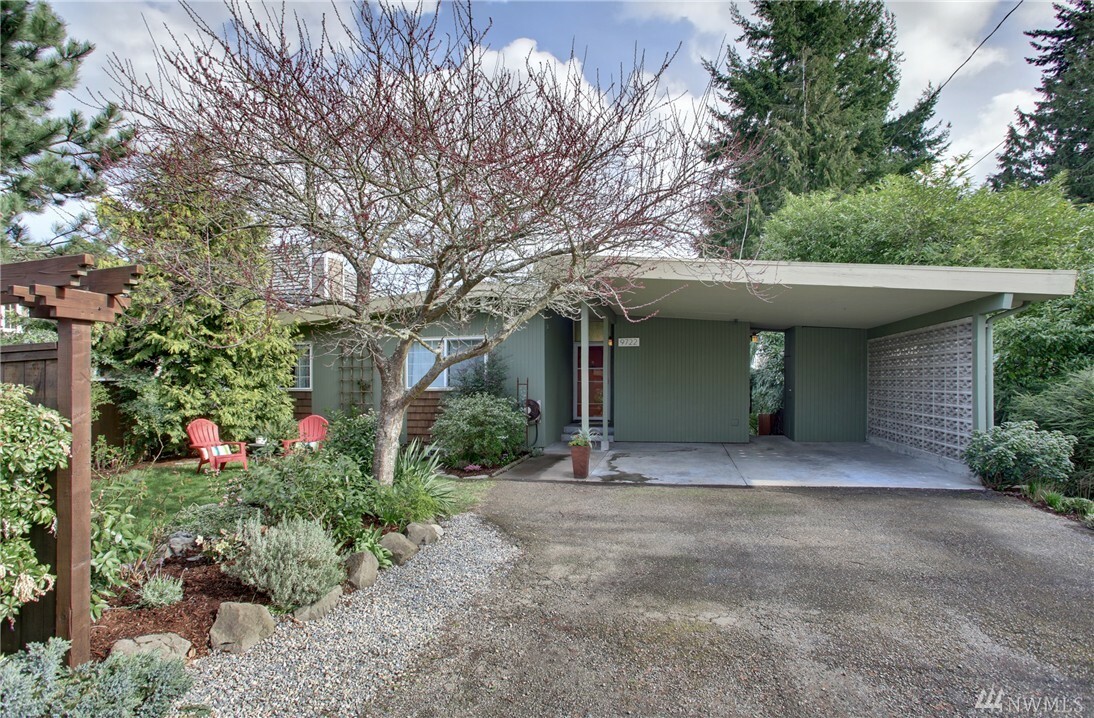 Property Photo: 9722 12th Avenue NW WA 98117