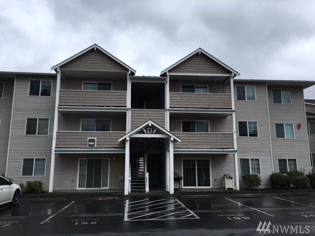 Property Photo: 1001 W Casino Road D 301 WA 98204
